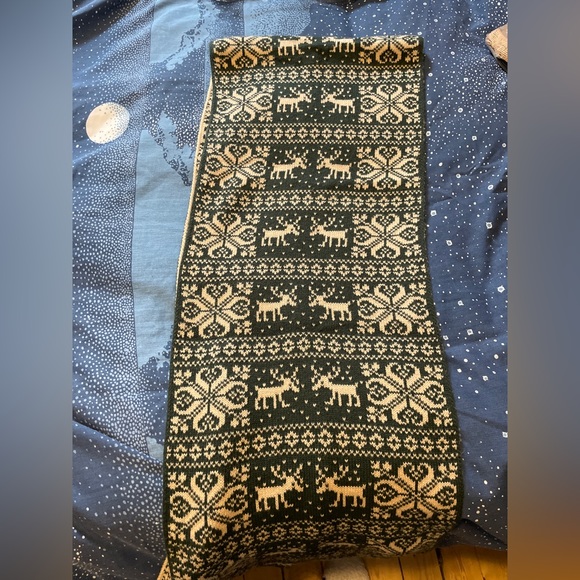 Reversible Winter Scarf - Picture 3 of 3